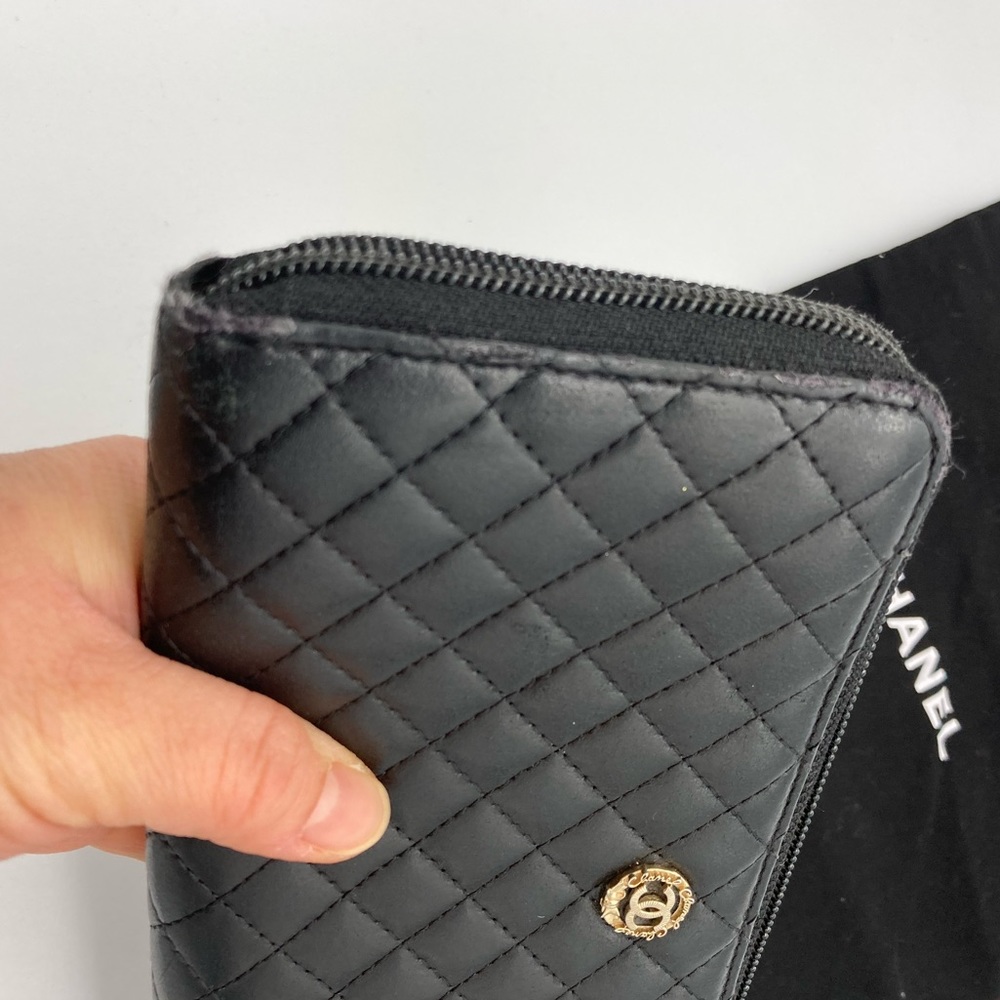 CHANEL CC QUILTED DIAMOND BLACK LAMBSKIN ZIPPY WALLET - Picture 8 of 15